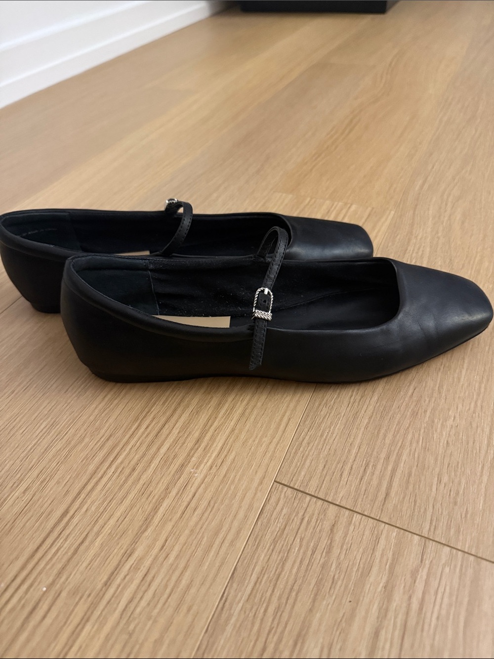 Dolce Vita Reyes Leather Ballet Flat - Picture 6 of 6